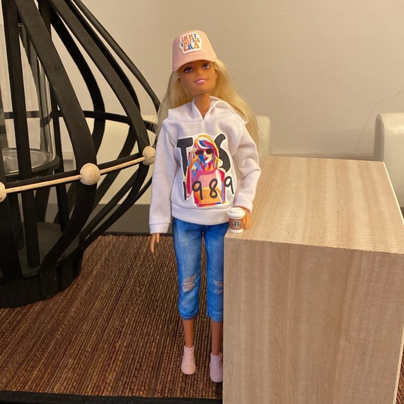 Swiftie Barbie Doll - Picture 4 of 9